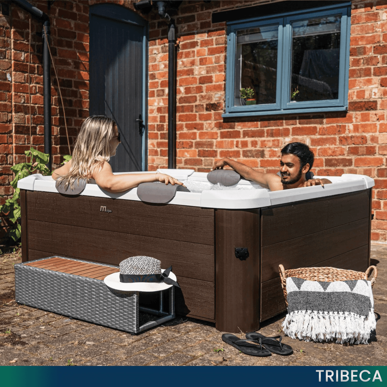 Luxury mobile jacuzzi with advanced features for home wellness
